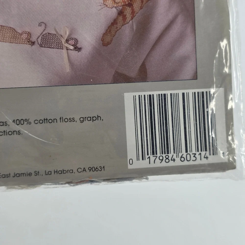 Vintage Cross Stitch Wearable Cat Mice 60314 Cottagecore Kitsch Shirt Craft 1989